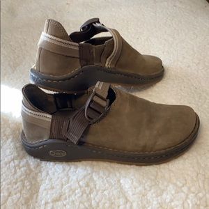 Women’s Leather Chaco Clogs 👞